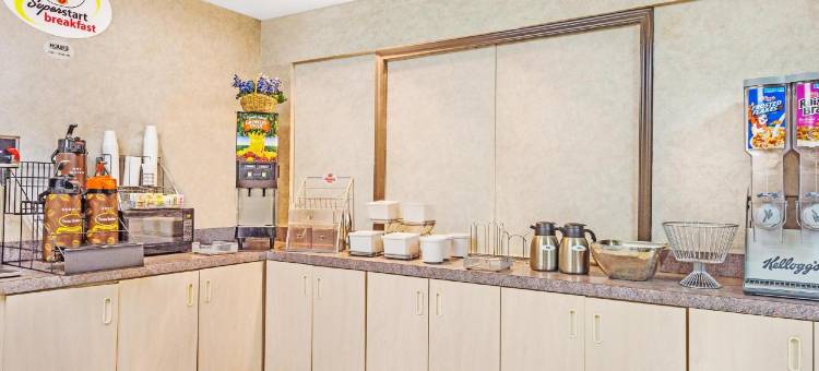 加兰北达拉斯地区速8酒店(Super 8 by Wyndham Garland North Dallas Area)图片