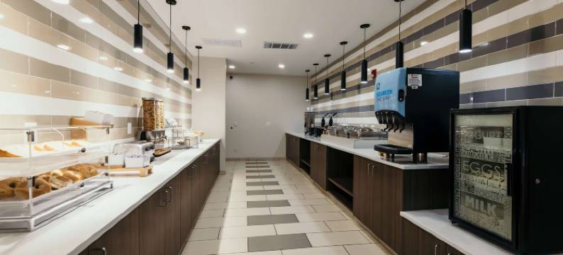 艾奥瓦安克尼 - 艾奥瓦德梅因拉昆塔温德姆套房酒店(La Quinta Inn & Suites by Wyndham Ankeny IA / Des Moines IA 2402 SE Tones Dr., Ankeny, Io)图片