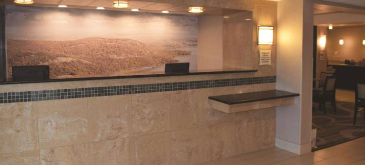 宾厄姆顿约翰逊城拉昆塔温德姆酒店(La Quinta Inn by Wyndham Binghamton - Johnson City)图片