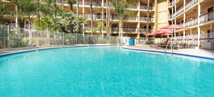 温德姆华美达伯班克机场酒店(Ramada by Wyndham Burbank Airport)图片