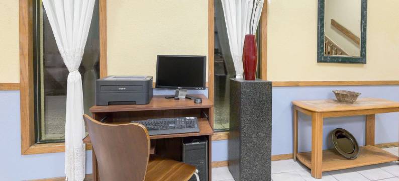 诺福克速8酒店(Super 8 by Wyndham Norfolk)图片