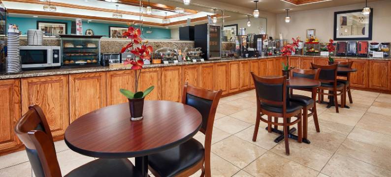 莫纳汉斯贝斯特韦斯特优质套房酒店(Best Western Plus Monahans Inn  Suites)图片