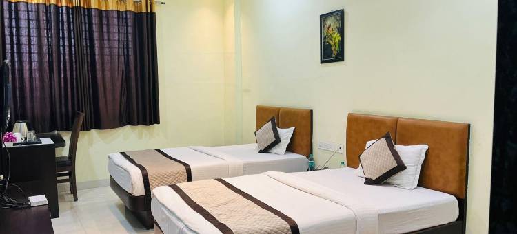 Jmc Hotel Lavish图片