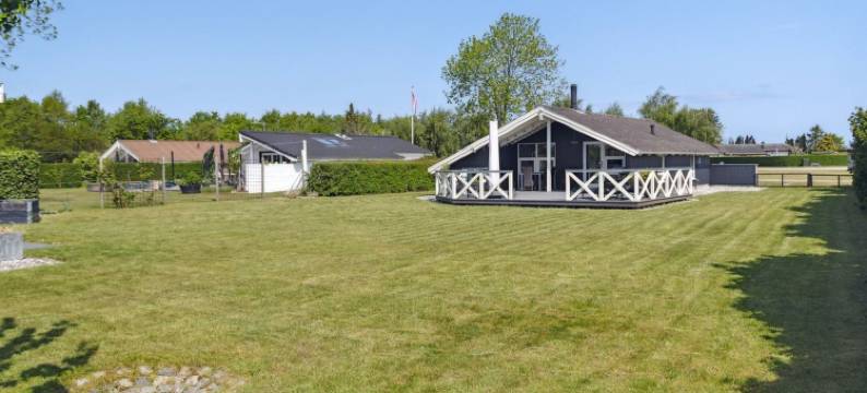 "Nilsa" - 400m from the Sea图片