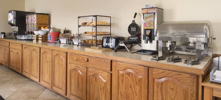 堪萨斯托皮卡西丽怡酒店(Country Inn & Suites by Radisson, Topeka West, KS)图片