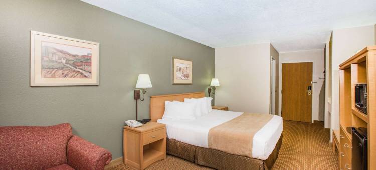 灵湖-奥科博吉温德姆华美达酒店(Ramada by Wyndham Spirit Lake/Okoboji)图片