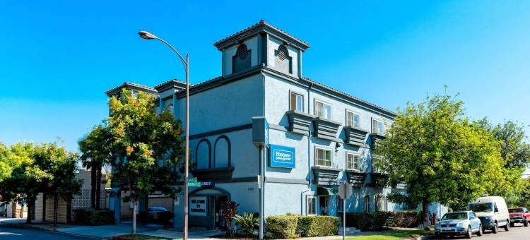 罗德威帕萨迪纳套房假日酒店(Rodeway Inn & Suites Pasadena)图片