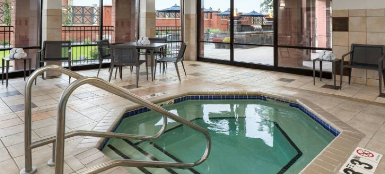 万怡酒店明尼阿波利斯圣保罗/罗斯维尔(Courtyard Minneapolis St. Paul/Roseville)图片