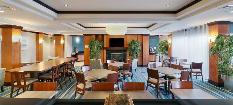 德梅因机场万枫酒店(Fairfield Inn & Suites des Moines Airport)图片