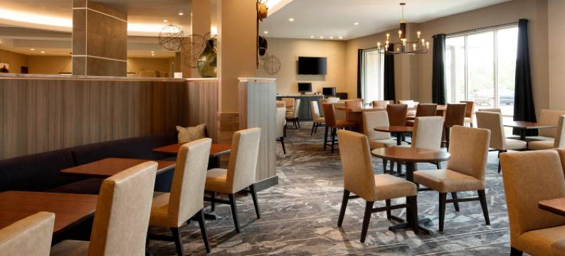 路易维尔东北万枫酒店及套房(Fairfield Inn & Suites Louisville Northeast)图片