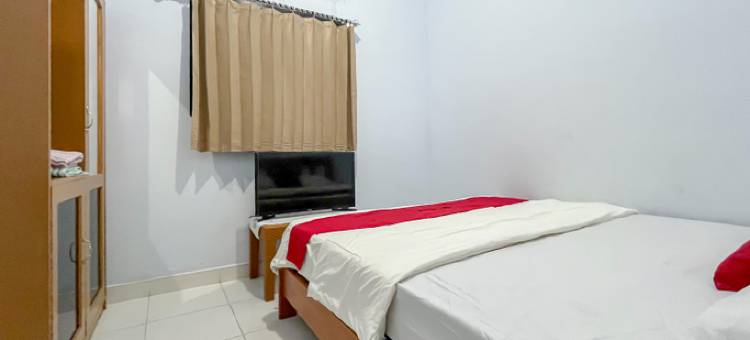 RedDoorz Syariah at Home Ampana Guest House Ampana Kota图片