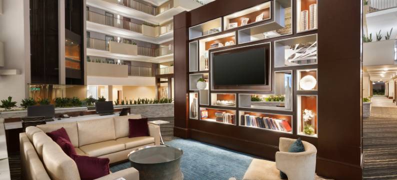 亚特兰大机场希尔顿安泊酒店(Embassy Suites by Hilton Atlanta Airport)图片