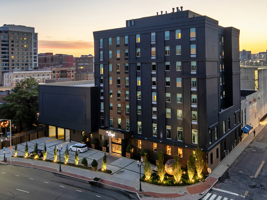 斯坦福德罗伊德酒店，希尔顿启缤精选