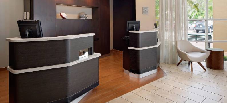 劳德代尔堡北部赛普拉斯克里克万怡酒店(Courtyard Fort Lauderdale North/Cypress Creek)图片