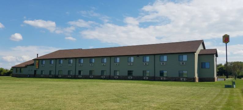 迪卡尔布温德姆速8酒店(Super 8 by Wyndham DeKalb IL)图片