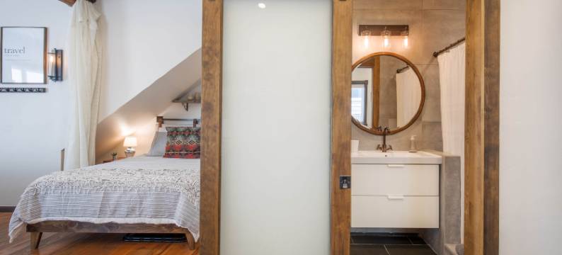 Spacious Studio with Full Kitchen and Porch - Stylish Cozy Retreat图片