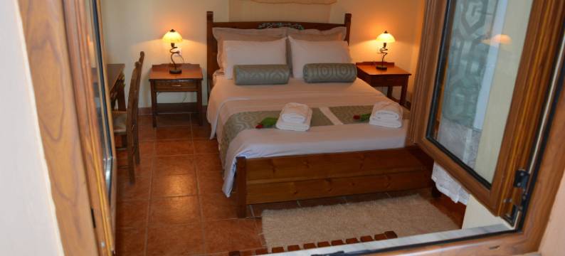 埃里安索斯别墅(Elianthos Villas)图片