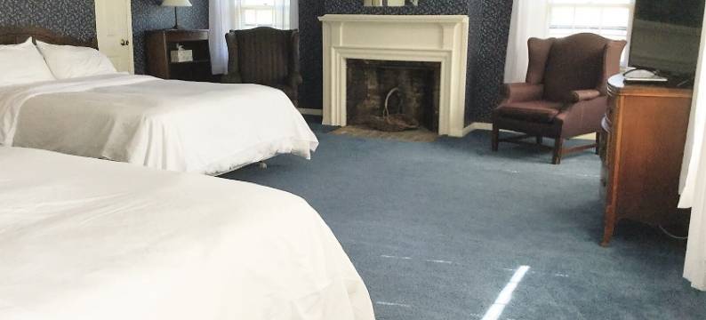 杭特斯格里尔塔佩格拉夫顿旅馆(Hunters Grille and Tap at the Grafton Inn)图片