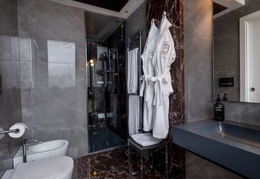 10 Keys Milano Hotel Overview