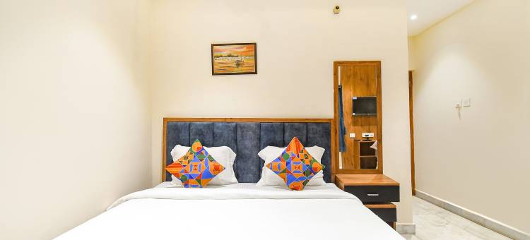 Fabhotel Prime The Golden Plaza的黄金广场(FabHotel Prime the Golden Plaza - Nr Tarapith Temple)图片