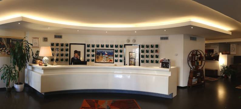 国际酒店及套房(International Hotel & Suite)图片