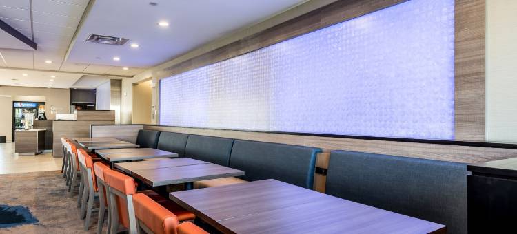 圣约瑟夫史蒂文斯维尔万枫酒店及套房(Fairfield Inn & Suites St. Joseph Stevensville)图片