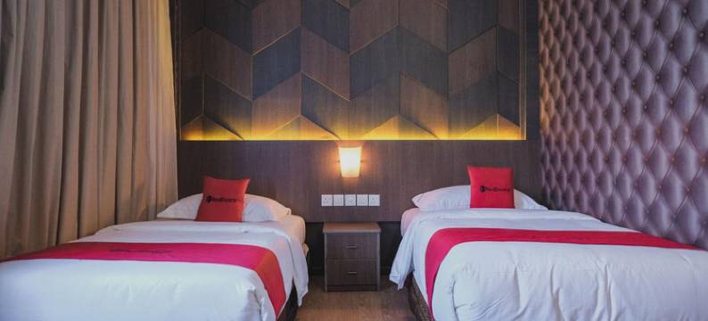 红门酒店普拉斯-巴淡黄金海岸渡轮码头附近(RedDoorz Plus near Gold Coast Ferry Terminal Batam)图片