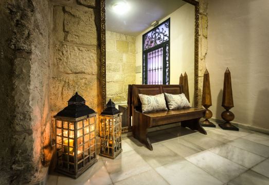 Luces de Catedral Hotel Overview