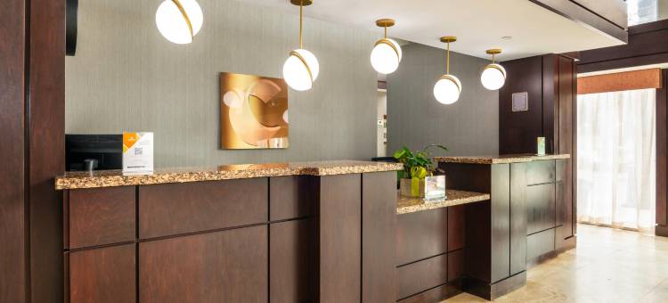 多伦多机场皮尔逊会议酒店(Comfort Inn & Conference Centre Toronto Airport)图片