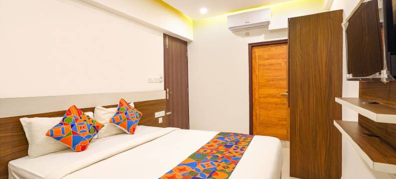 FabHotel Royal N Comforts图片