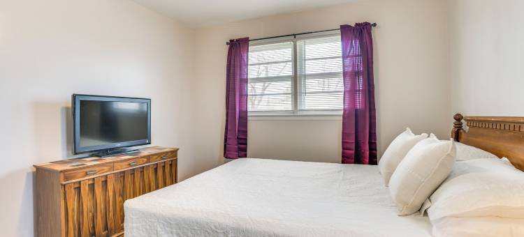 步行到海滩：阿尔皮纳的湖景之家！(Walk to Beach: Lake-view Home in Alpena!)图片