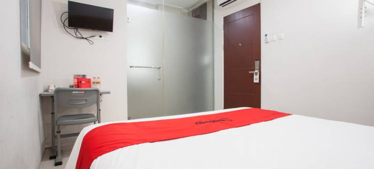 RedDoorz Near Pasar Turi Station图片