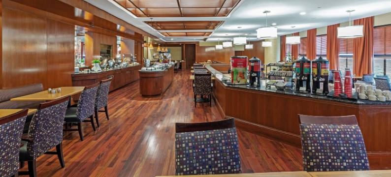 塔尔萨沃伦广场逸林酒店(DoubleTree by Hilton Tulsa - Warren Place)图片