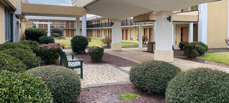 伊丽莎白城凯艺酒店-近大学(Quality Inn Elizabeth City Near University)图片