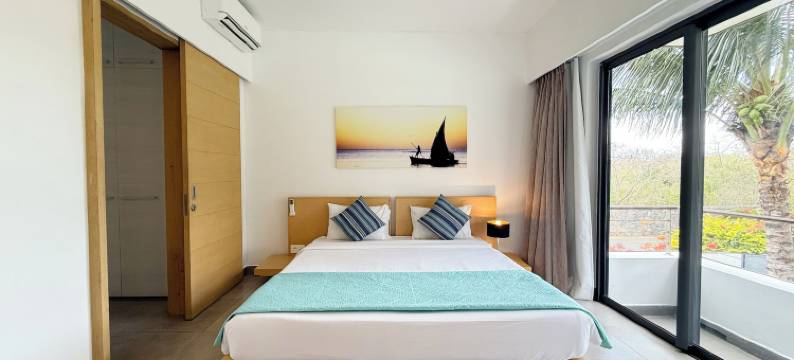 附带 LOV 的乔伊斯莱班酒店(Choisy les Bains with Lov)图片