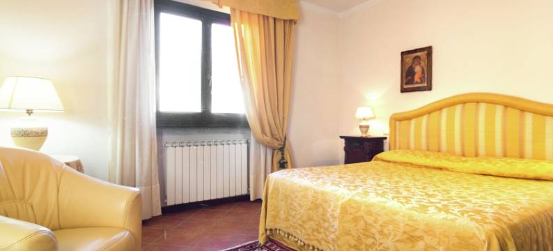 Villa in Lonnano with pool图片