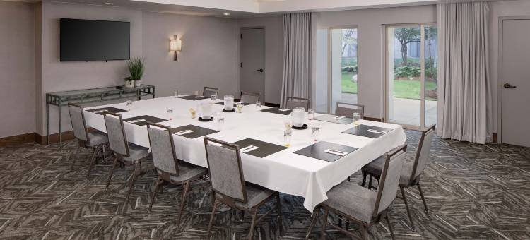 波士顿马尔伯勒希尔顿安泊套房酒店(Embassy Suites by Hilton Boston Marlborough)图片