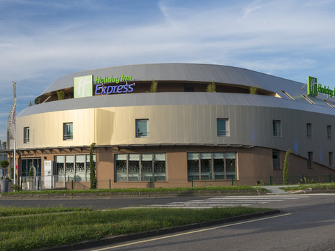 巴黎韦利济智选假日酒店