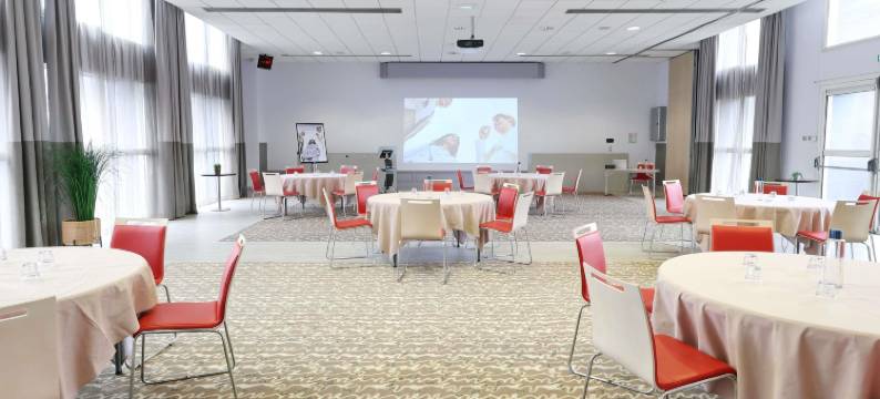 格勒诺布尔中心阿尔卑斯之门美居酒店(MERCURE GRENOBLE CENTRE PORTE DES ALPES)图片