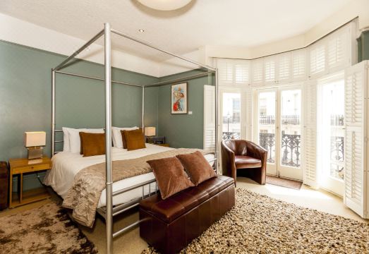 Brightonwave Hotel Overview