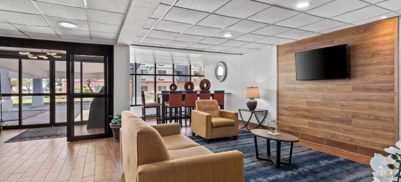 诺曼贝斯特韦斯特SureStay Plus酒店(SureStay Plus Hotel by Best Western Norman)图片