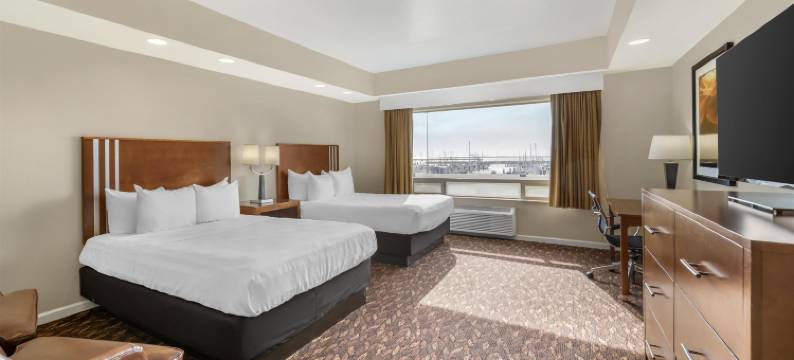 诺斯伍兹贝斯特韦斯特优质酒店(Best Western Plus Northwoods Inn)图片