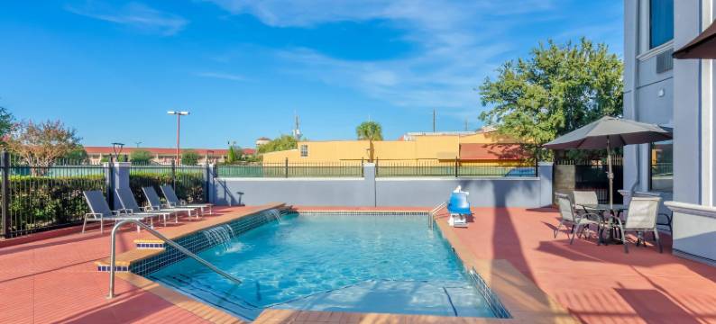 休斯顿西北赛菲尔凯艺套房酒店(Quality Suites Houston NW Cy-Fair)图片