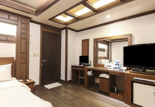 Gyeongju Ritz Hotel Overview