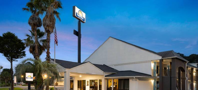 希尔顿黑德附近哈第维尔温德姆戴斯酒店(Days Inn by Wyndham Hardeeville Near Hilton Head)图片