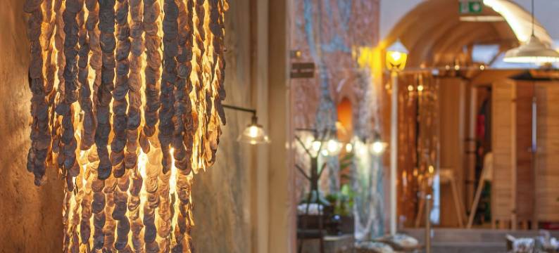 牡蛎与气泡。美食客房(Oysters & Bubbles. Gastro Rooms)图片