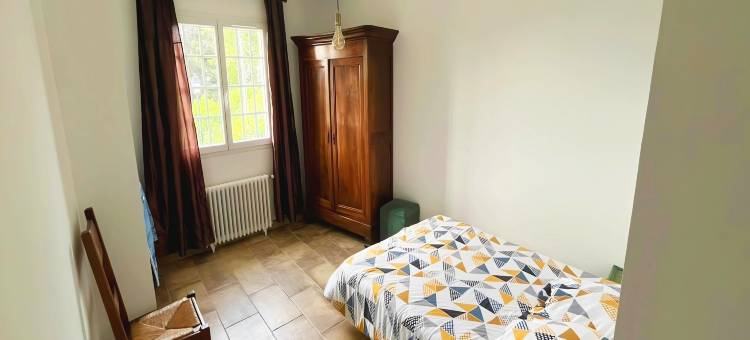 Villa in St Denis with Pool & Pyrenees View图片