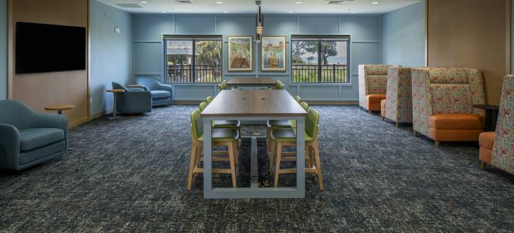 希尔顿旗下欢朋酒店，位于海湾港海滩大道(Hampton Inn by Hilton Gulfport Beach Boulevard)图片