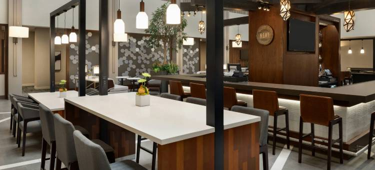 辛辛那提河心希尔顿安泊酒店(Embassy Suites by Hilton Cincinnati RiverCenter)图片