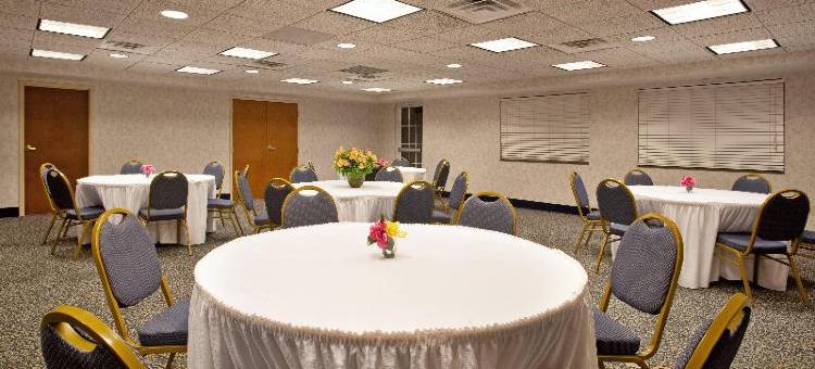 Holiday Inn Express & Suites ST。王永平(Holiday Inn Express & Suites St. Joseph Lakefront)图片